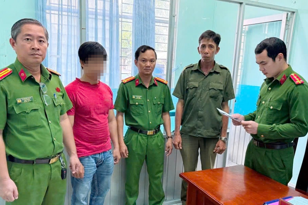 Tạm giam 2 bị can sản xuất dầu gió giả ở Tây Ninh - 1