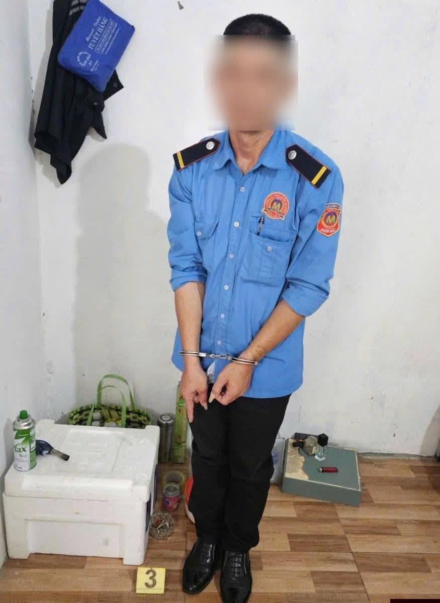 Công an xã Bình Xuyên xác định tại một cơ sở lưu trú trên địa bàn thôn Tam Lộng có đối tượng nghi vấn tà;ng tr;ữ, sử dụng t;rái ;ph;ép chất mt