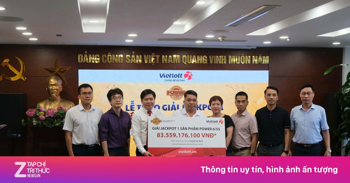 Một người trúng số Vietlott 83 tỷ đồng quyết định không đeo mặt nạ