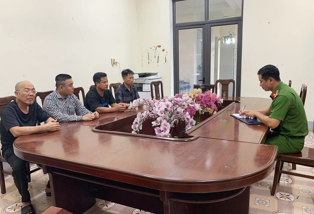 Chủ quán ẩu đả với khách vì gói thuốc lá bị chê đắt - 2