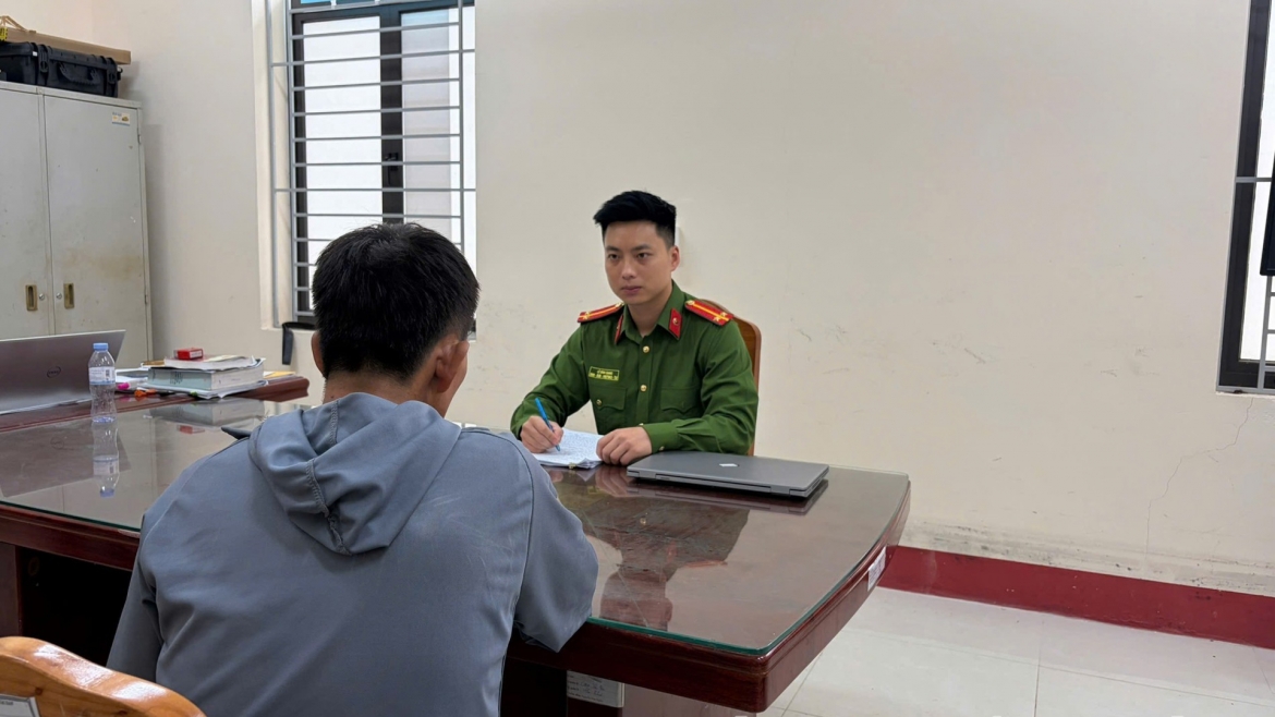 bắt quả tang 2 đối tượng mua bán, thu giữ 14 gói ma túy tại thái nguyên hình ảnh 1 bat qua tang 2 doi tuong mua ban, thu giu 14 goi ma tuy tai thai nguyen hinh anh 1