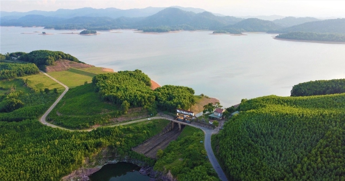Nữ sinh tử nạn ở hồ Kẻ Gỗ khi vừa kết thúc kỳ thi vào lớp 10