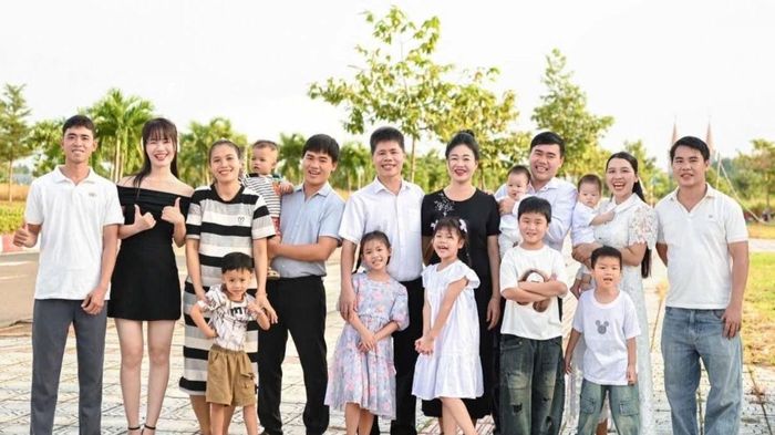 3 chị em lấy 3 anh em ruột ở Nghệ An, sống chung một mái nhà
