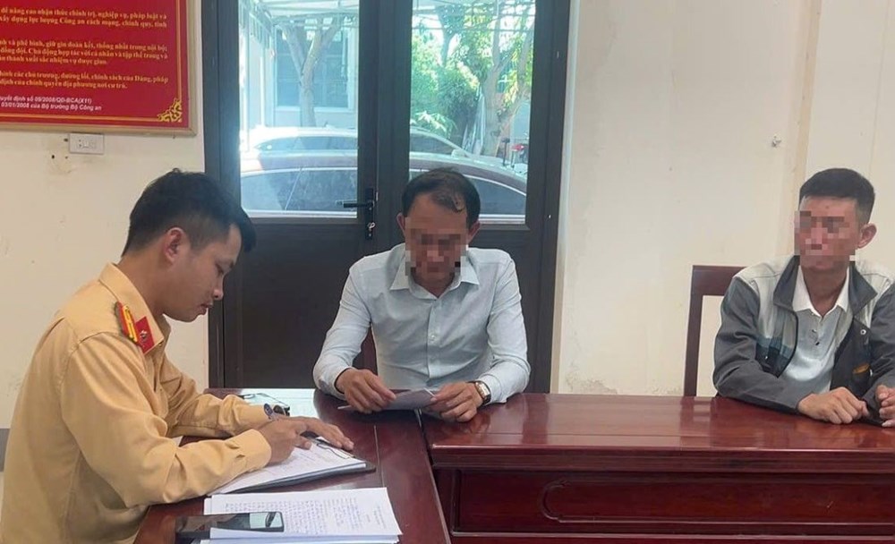 Quay đầu xe tránh chốt CSGT vì ô tô hết hạn đăng kiểm, tài xế bị phạt gần 10 triệu