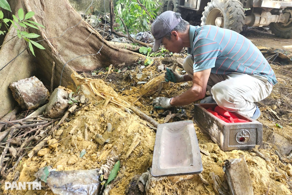 Hàng chục hài cốt thai nhi nằm rải rác ở các gốc cây, bờ tường - 1 Hàng chục hài cốt thai nhi nằm rải rác ở các gốc cây, bờ tường - 1
