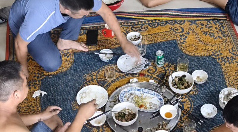 dùng kéo